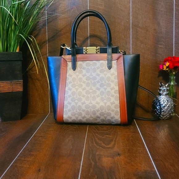 COACH TROUPE - Picture 2 of 10